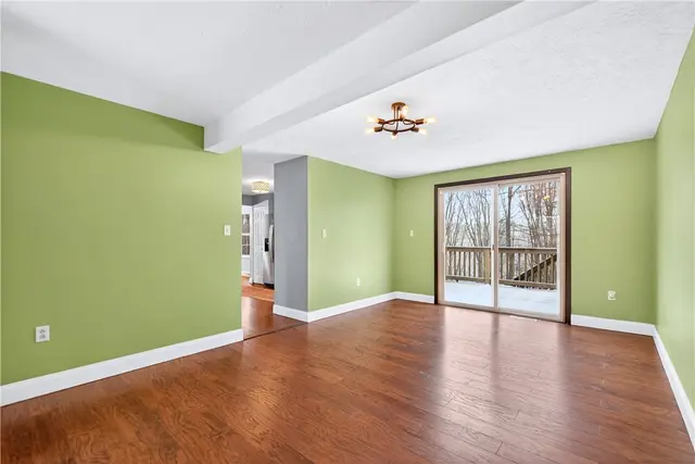 525 Greenspire Ct gallery image 16
