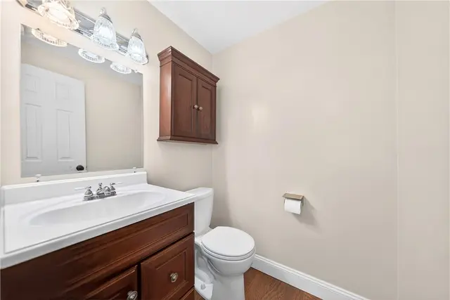 525 Greenspire Ct gallery image 19