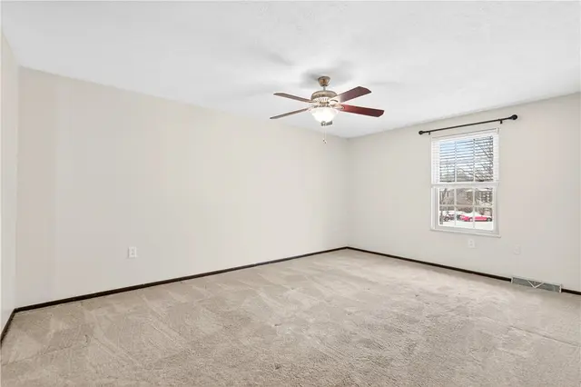 525 Greenspire Ct gallery image 21