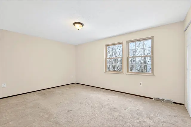 525 Greenspire Ct gallery image 27