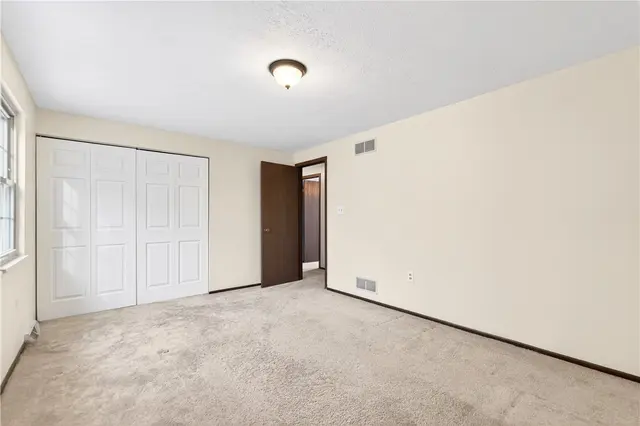 525 Greenspire Ct gallery image 28