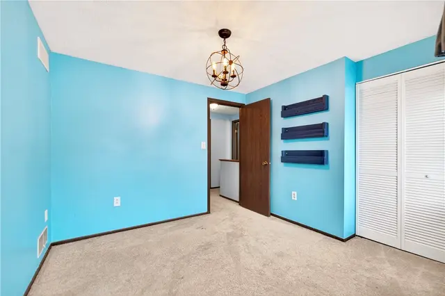 525 Greenspire Ct gallery image 31
