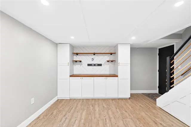 525 Greenspire Ct gallery image 34