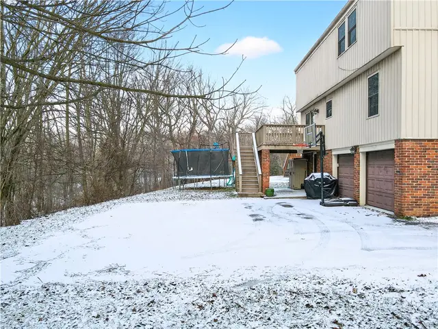 525 Greenspire Ct gallery image 41