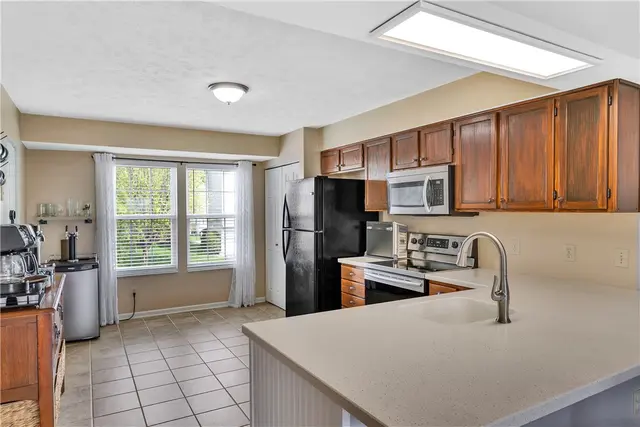 525 Ten Point Ln gallery image 9
