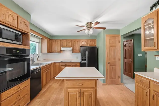 5251 Stella Dr gallery image 3