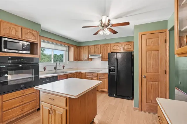 5251 Stella Dr gallery image 20