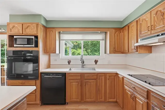 5251 Stella Dr gallery image 25