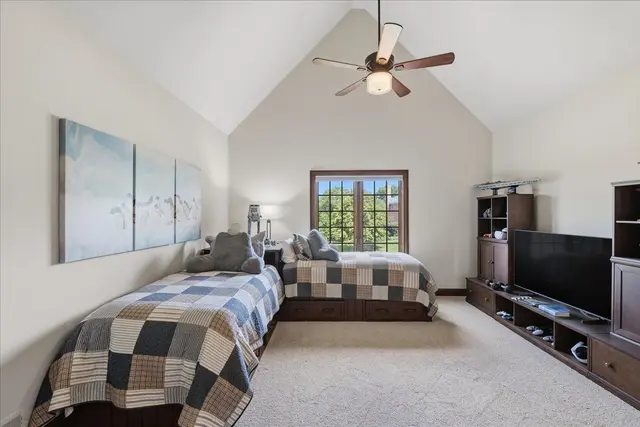 527 Salem Heights DRIVE gallery image 3