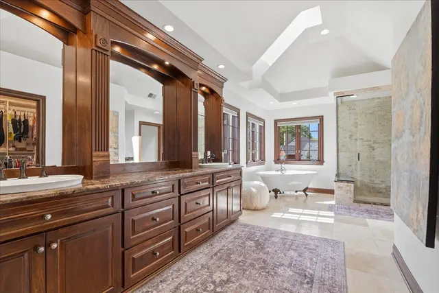 527 Salem Heights DRIVE gallery image 5