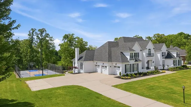 527 Salem Heights DRIVE gallery image 8