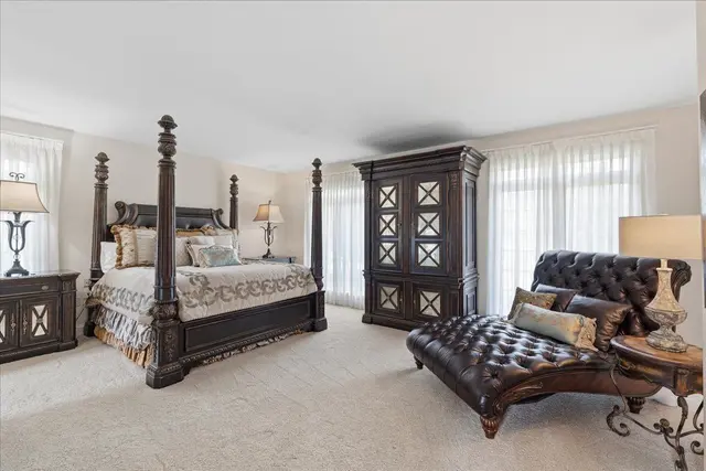 527 Salem Heights DRIVE gallery image 9