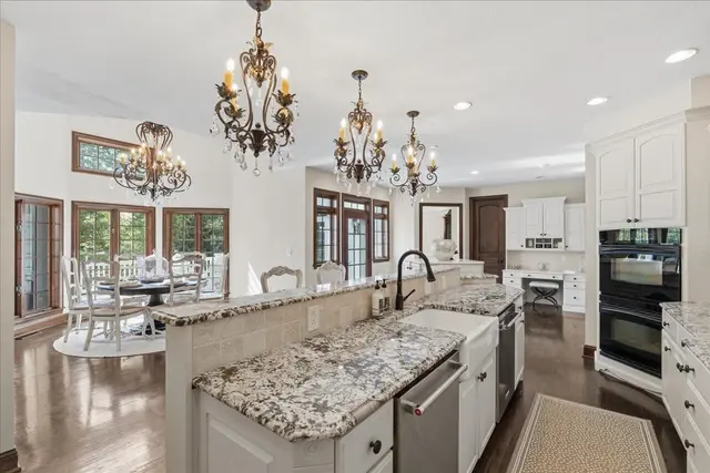 527 Salem Heights DRIVE gallery image 10