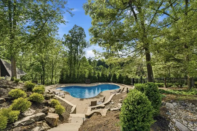 527 Salem Heights DRIVE gallery image 29