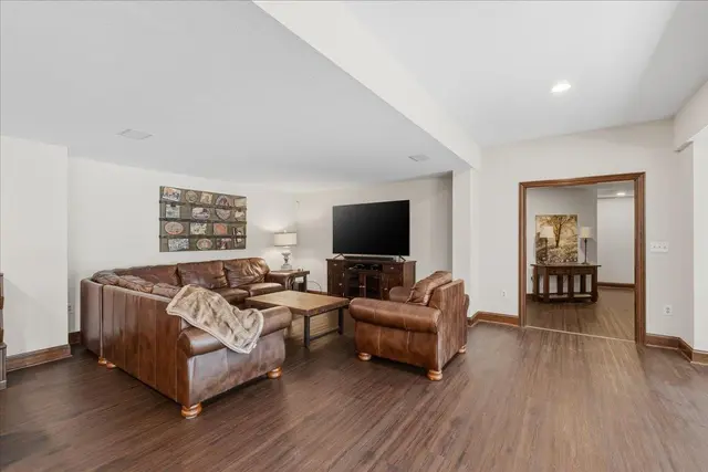 527 Salem Heights DRIVE gallery image 37