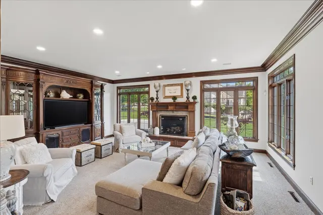 527 Salem Heights DRIVE gallery image 42