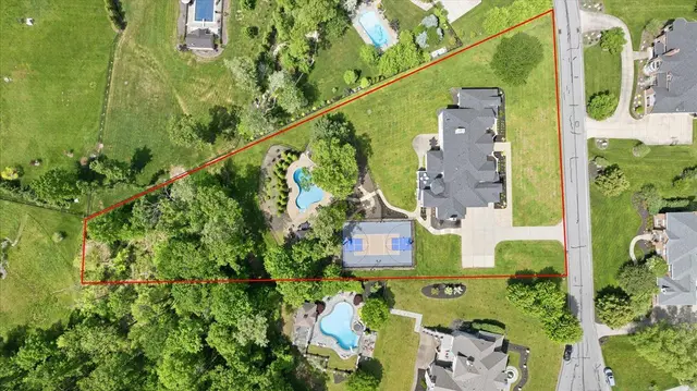 527 Salem Heights DRIVE gallery image 45