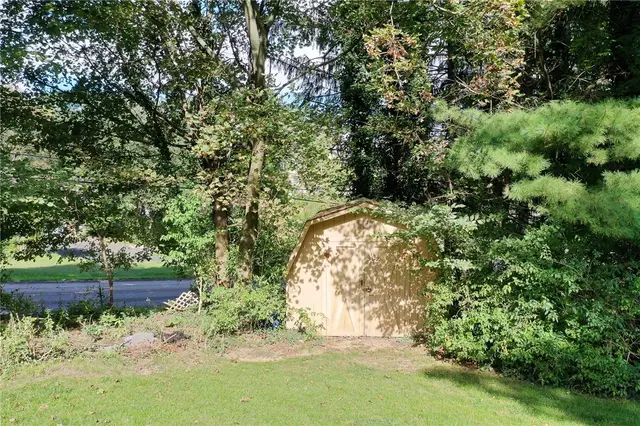 528 Perrymont Road gallery image 3