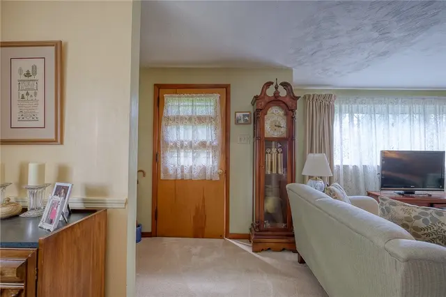 528 Perrymont Road gallery image 4
