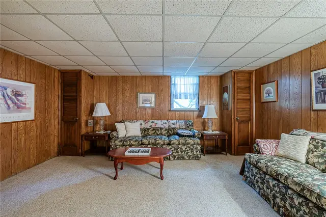 528 Perrymont Road gallery image 8