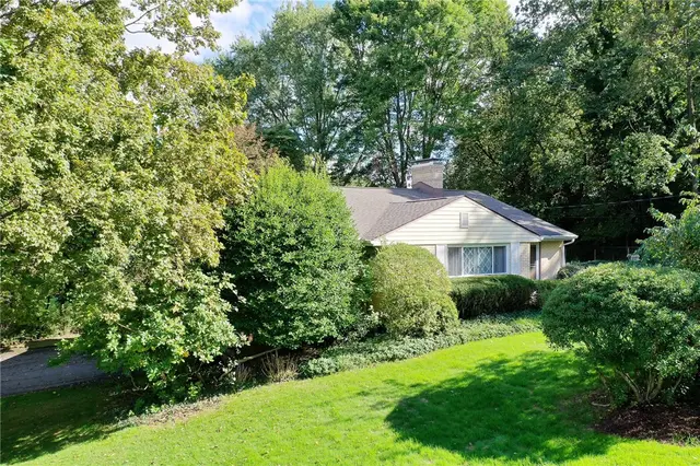 528 Perrymont Road gallery image 9
