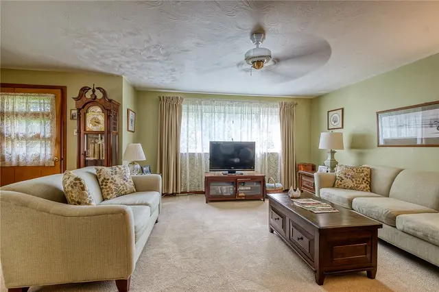 528 Perrymont Road gallery image 11