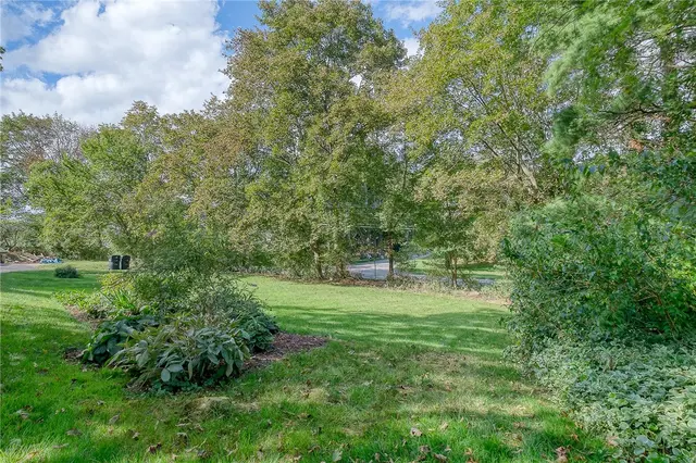 528 Perrymont Road gallery image 13