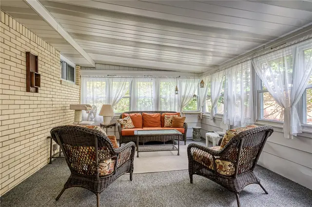528 Perrymont Road gallery image 16