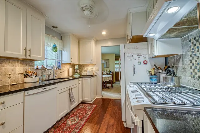 528 Perrymont Road gallery image 17