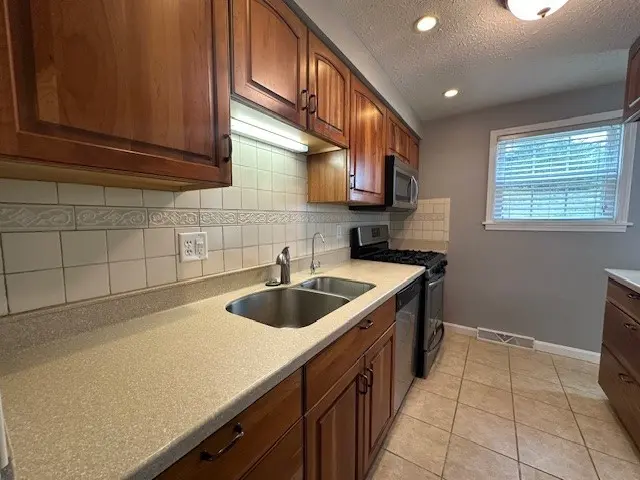 529 Chaparral Dr gallery image 5