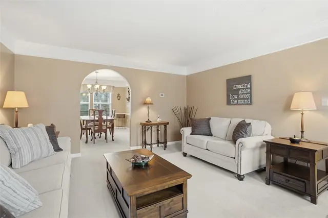 529 Grandshire gallery image 3