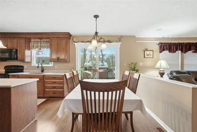 529 Grandshire gallery image 19