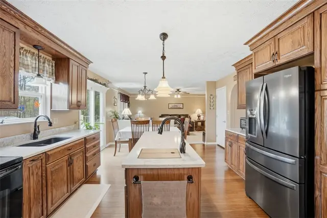 529 Grandshire gallery image 28