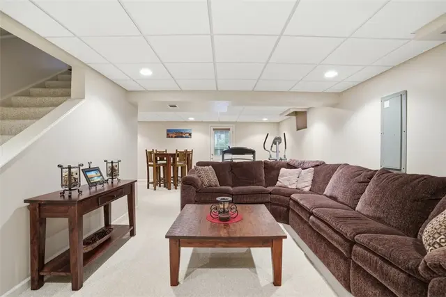529 Grandshire gallery image 35