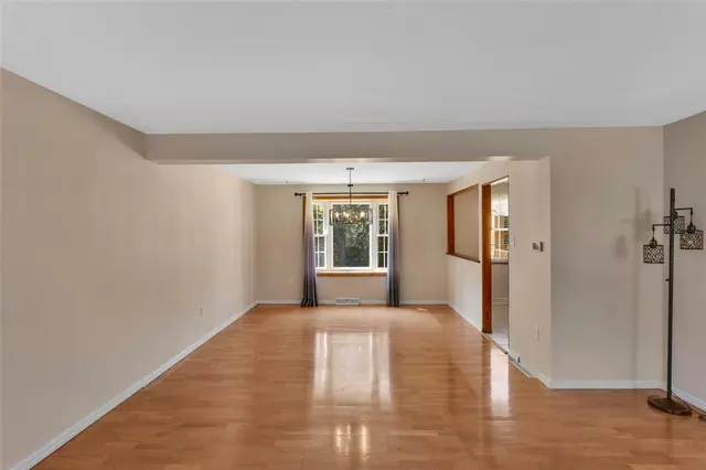 529 Greenspire Ct gallery image 6