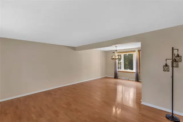 529 Greenspire Ct gallery image 27
