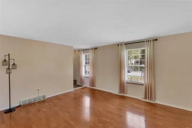 529 Greenspire Ct gallery image 28