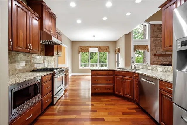 531 Laurel Oak Dr gallery image 8