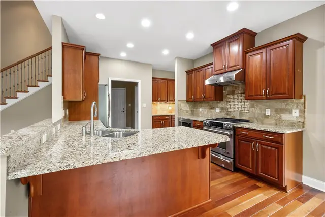 531 Laurel Oak Dr gallery image 11