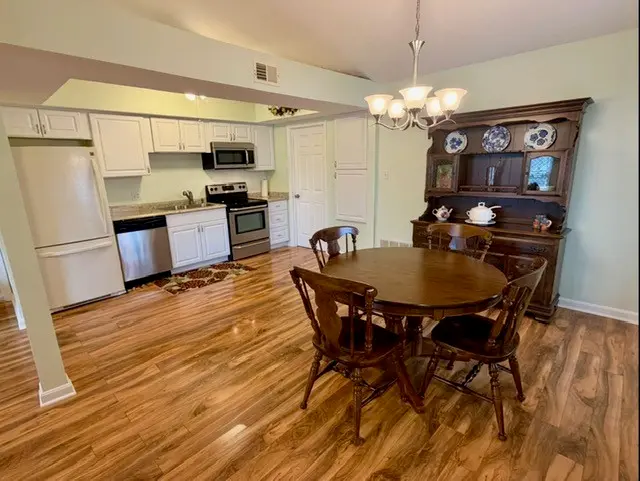 531 Yorktown Dr gallery image 4