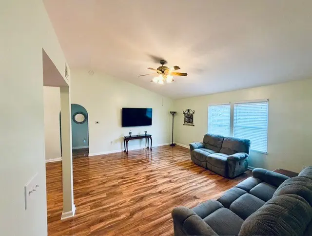 531 Yorktown Dr gallery image 5