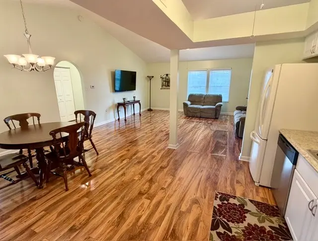 531 Yorktown Dr gallery image 6