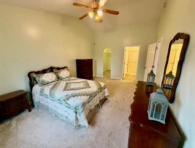 531 Yorktown Dr gallery image 9
