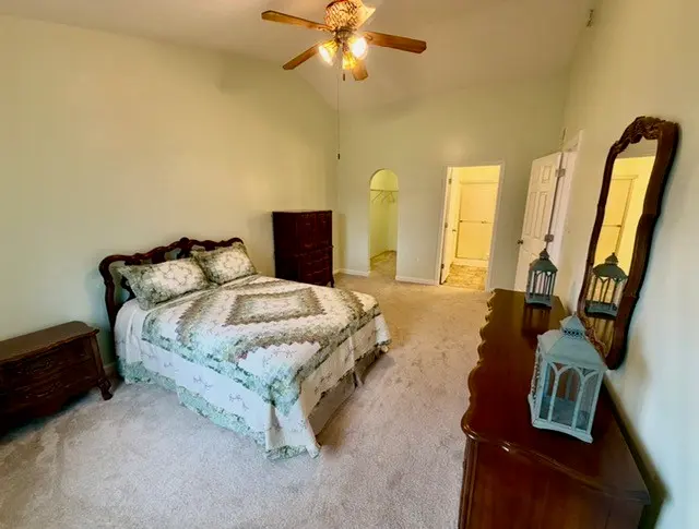 531 Yorktown Dr gallery image 11