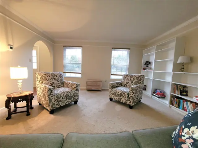 532 Grandshire Drive gallery image 4