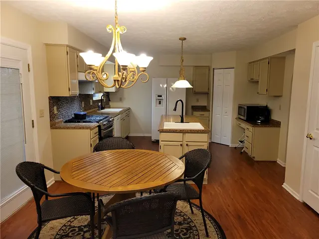 532 Grandshire Drive gallery image 7