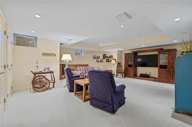 532 Salem Heights Dr gallery image 4