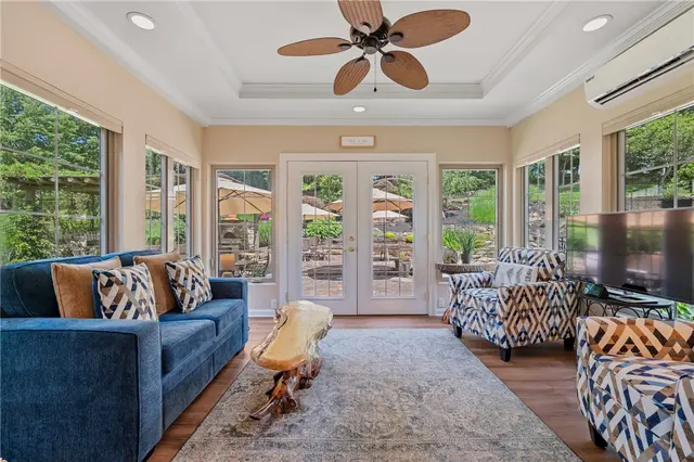 532 Salem Heights Dr gallery image 10