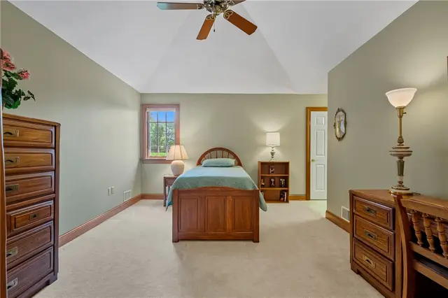 532 Salem Heights Dr gallery image 12