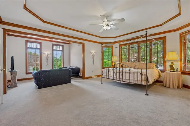 532 Salem Heights Dr gallery image 16